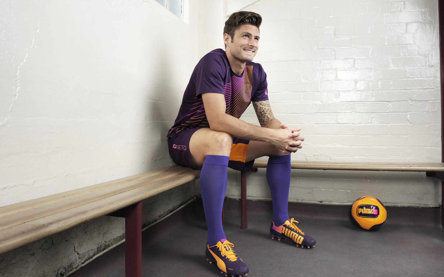 英超冠军路：每一步都充满战斗的激情，0203英超冠军